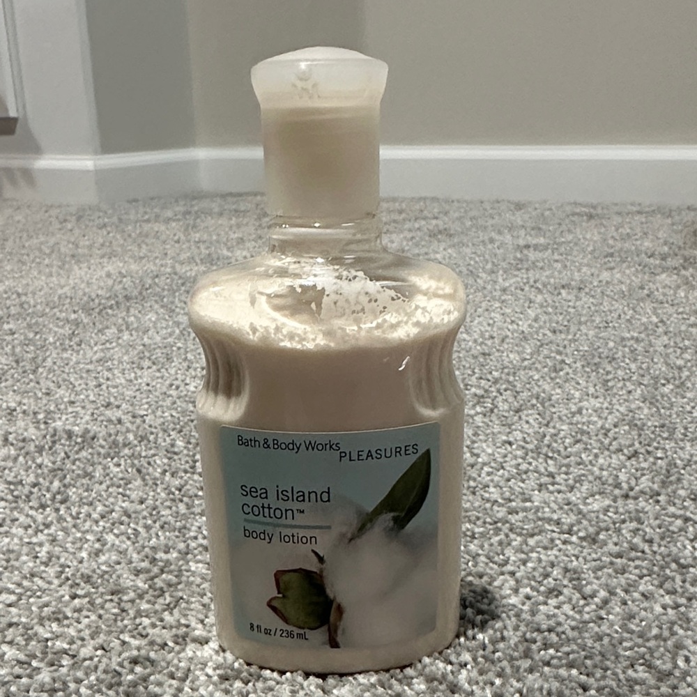 Bath & Body Works Sea Island Cotton‎ body lotion discontinued original formula